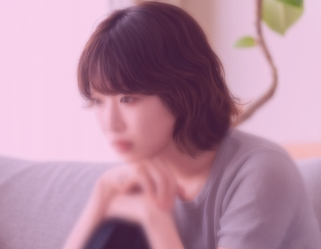 悩む女性
